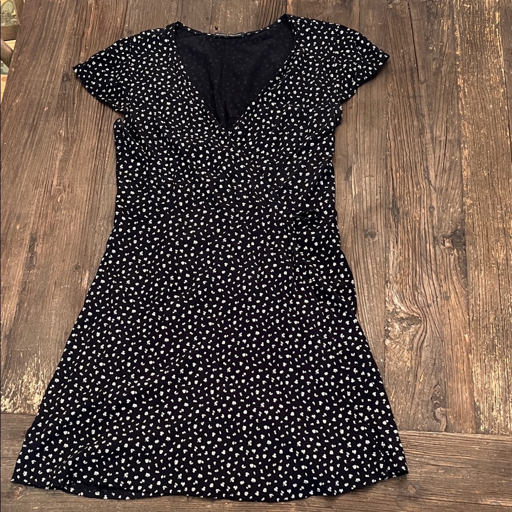 Brandy Melville Navy and White Floral Print Mini Wrap Dress